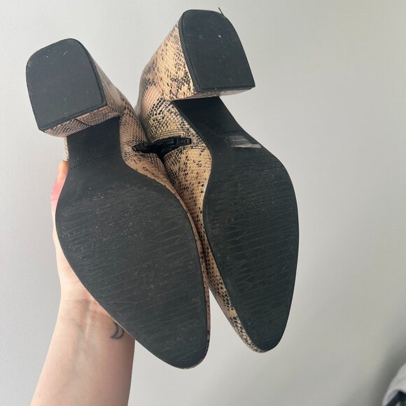 Vagabond Olivia Pointed Mid Heeled Ankle Boots in Natural Snake Leather - Picture 7 of 7